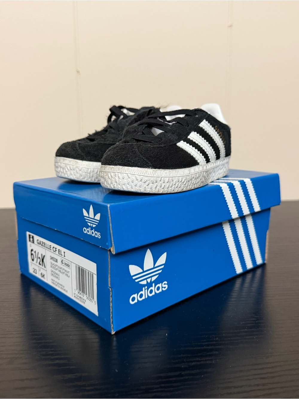 adidas Kids Black Suede Sneakers with White Stripes 6.5K for toddlers